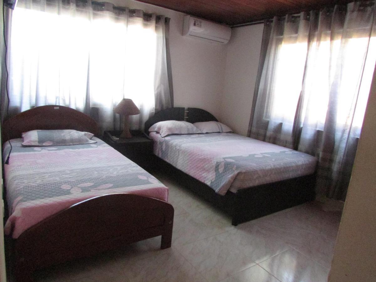 Posada Hostal Miss Marlly San Andrés Zewnętrze zdjęcie
